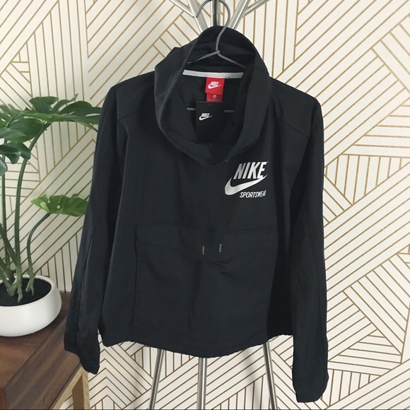 Nike Woven Funnel Neck Pullover Jacket - Picture 5 of 8